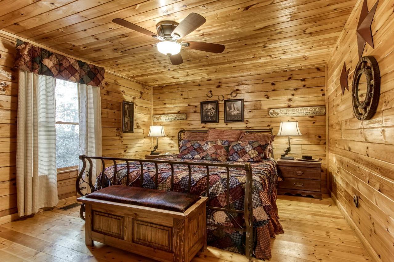 Magical Moments, Hot Tub, Wifi, 1089 Free Tickets Each Paid Day, Dollywood And More 蓋特林堡 外观 照片