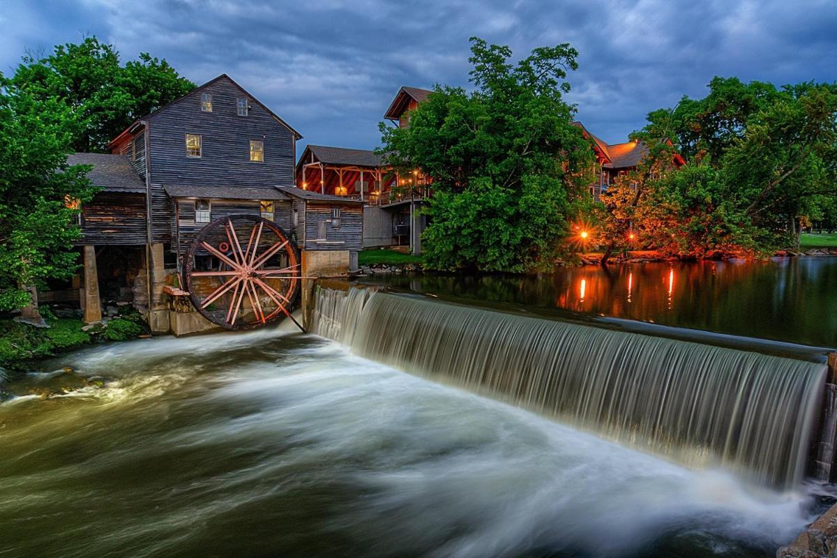 Magical Moments, Hot Tub, Wifi, 1089 Free Tickets Each Paid Day, Dollywood And More 蓋特林堡 外观 照片