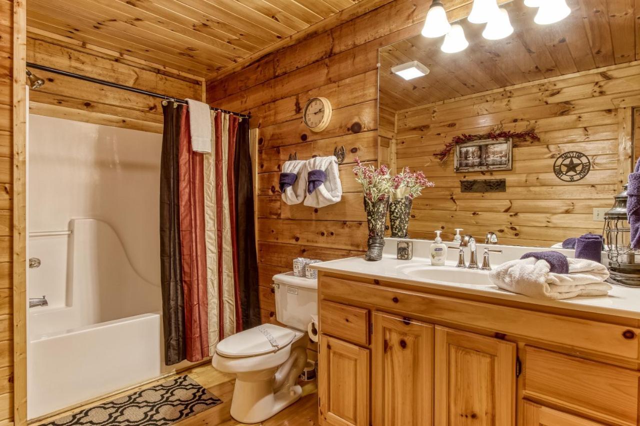 Magical Moments, Hot Tub, Wifi, 1089 Free Tickets Each Paid Day, Dollywood And More 蓋特林堡 外观 照片