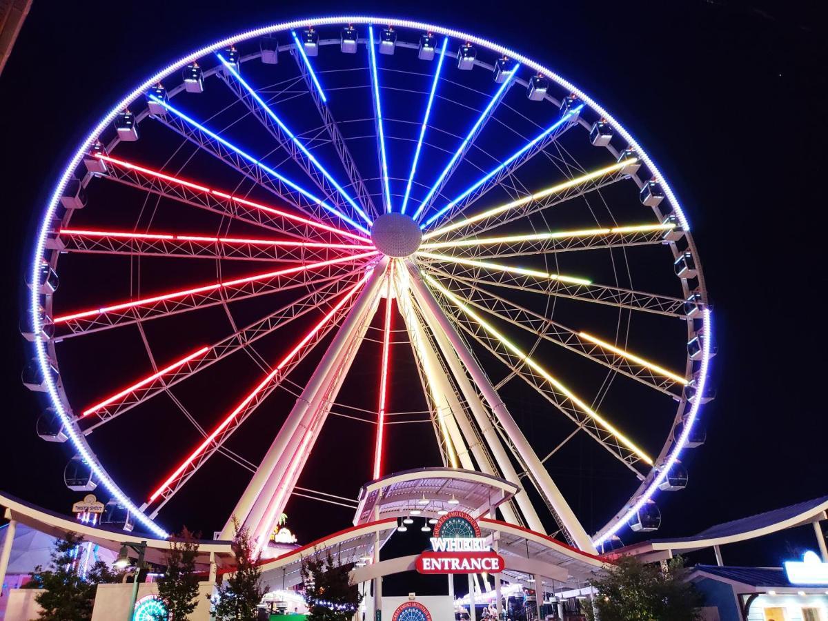 Magical Moments, Hot Tub, Wifi, 1089 Free Tickets Each Paid Day, Dollywood And More 蓋特林堡 外观 照片
