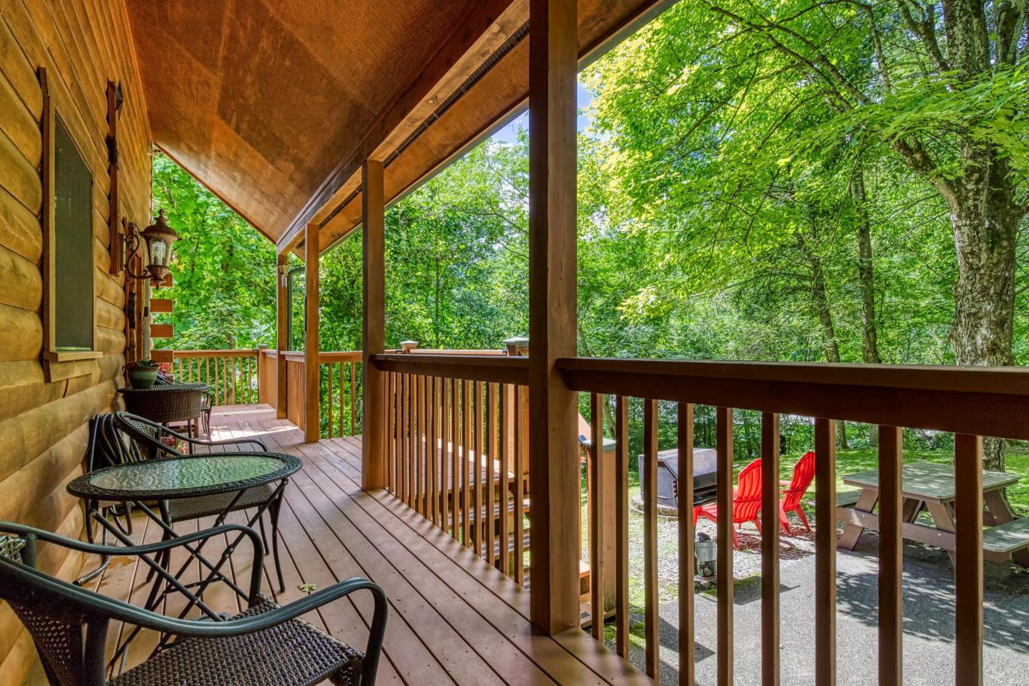 Magical Moments, Hot Tub, Wifi, 1089 Free Tickets Each Paid Day, Dollywood And More 蓋特林堡 外观 照片
