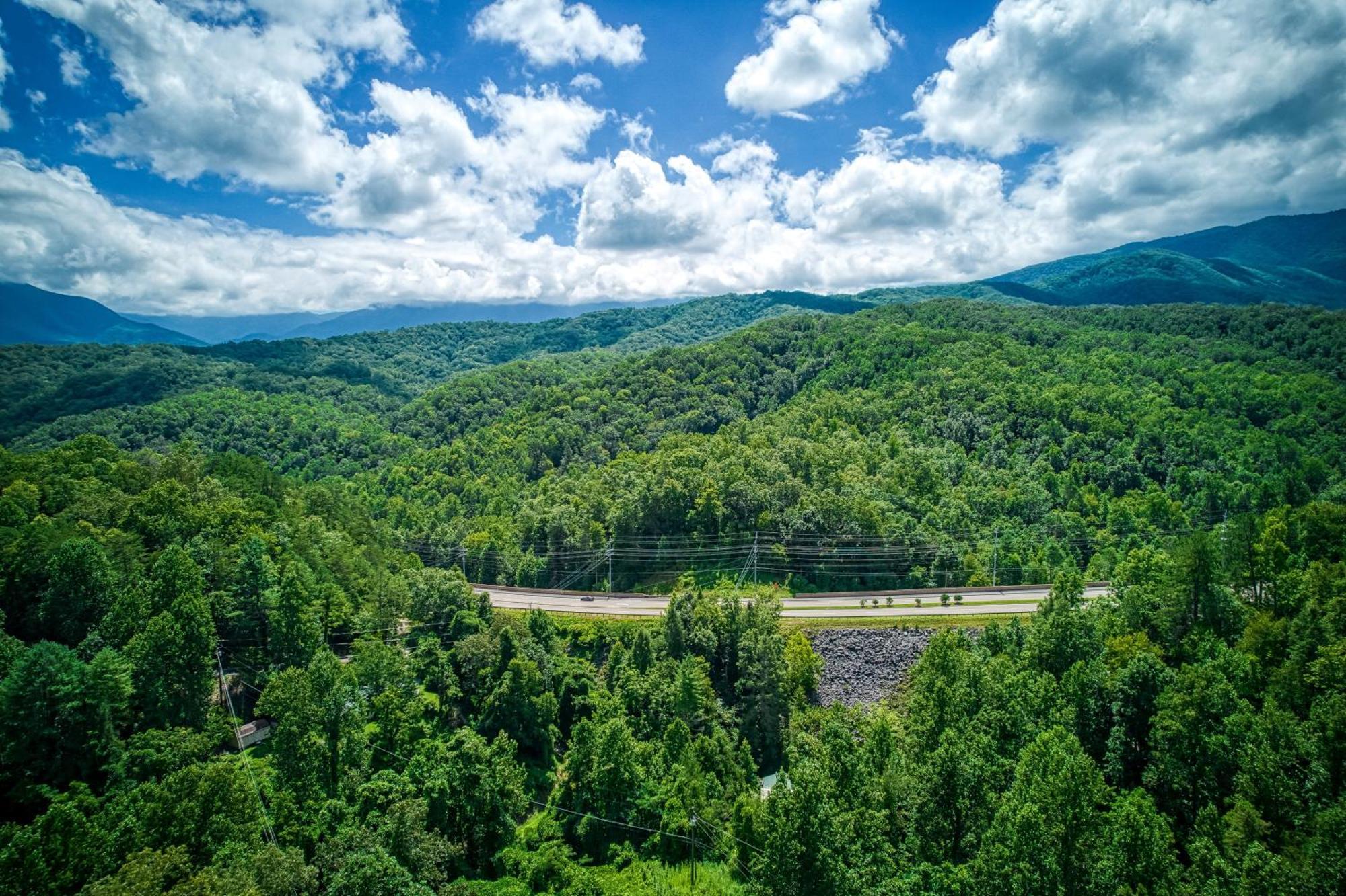 Magical Moments, Hot Tub, Wifi, 1089 Free Tickets Each Paid Day, Dollywood And More 蓋特林堡 外观 照片