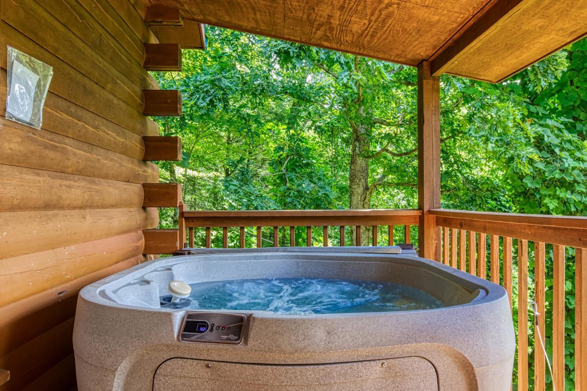 Magical Moments, Hot Tub, Wifi, 1089 Free Tickets Each Paid Day, Dollywood And More 蓋特林堡 外观 照片