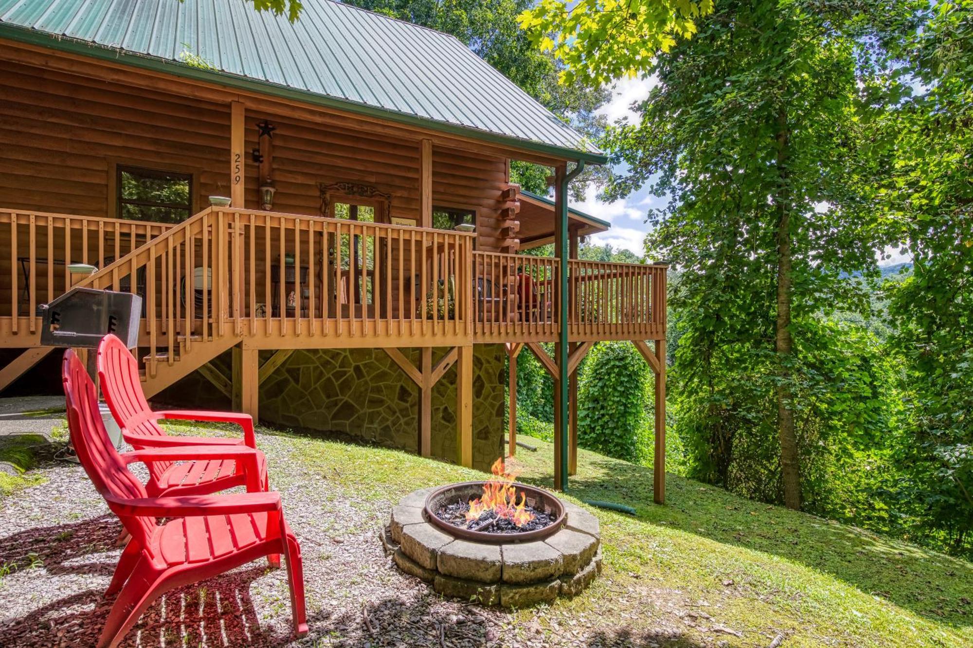 Magical Moments, Hot Tub, Wifi, 1089 Free Tickets Each Paid Day, Dollywood And More 蓋特林堡 外观 照片